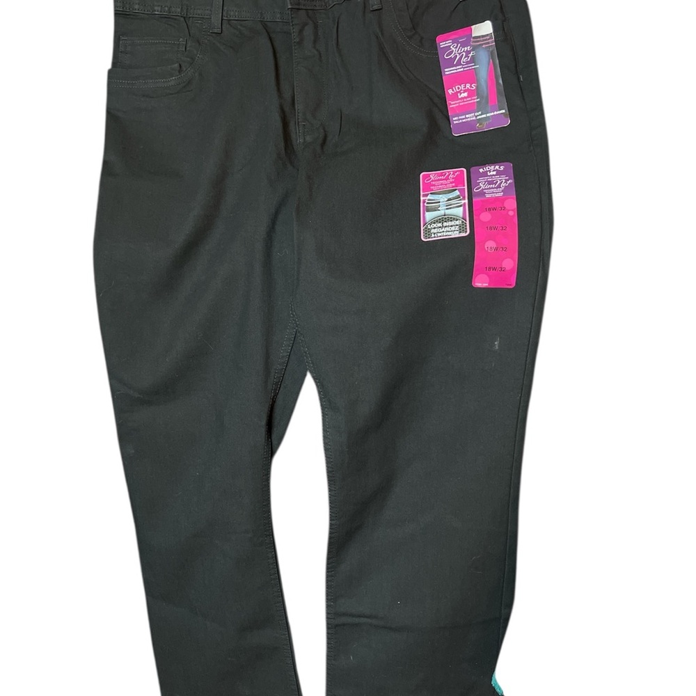 Lee Women's light denim Black Flare Jeans NWT size 18w/32